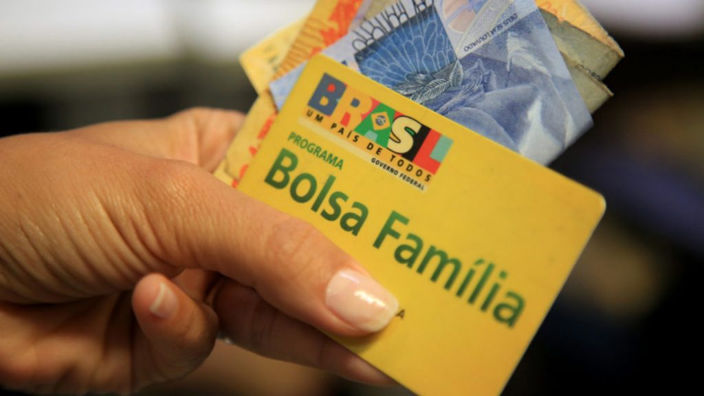 Bolsa Família injetará R$ 16,3 milhões pelo abono de natal na região -  Tribuna de Ituverava