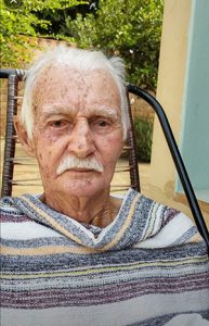 Jaime Ernesto
Faleceu dia 3 de março, aos 90 anos, Jaime Ernesto, viúvo de Constantina Zamberci Ernesto. São seus filhos Sueli Aparecida Rosim da Silva e Jose Antônio Rosim, netos Fernando Eduardo Rosim da Silva, Juliano Rosim da Silva, Márcio Ribeiro Rosim e Mateus Ribeiro Rosim, bisnetos Luís Fernando Rosim, Júlia Rosim e Giovana Rosim. Filho de Ernesto Rosin e Realina Mateus Chaves, são seus irmãos Antônio, Eurides, Delcides e Elza (ambos falecidos).
