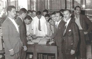 Em 1955, a 1ª turma de funcionários da Cagesp (Cooperativa de Armazéns Gerais de São Paulo) que passou para Ceagesp (Companhia de Entrepostos e Armazéns Gerais de São Paulo) que funcionava próximo ao trevo, hoje prédio abandonado na entrada da cidade, próximo a Estação Ferroviária, também abandona. Elias Jorge (“Cibão”) (in memoriam), Carlos Ferreira, Ary Barbosa (in memoriam), Cley Jorge de Oliveira (in memoriam) e Antônio Carlos Coelho (“Tau”) (in memoriam)