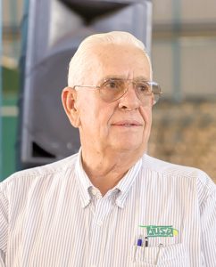 LUIZ CARLOS RODRIGUES “(BUSA”)
Dia 15 de setembro, comemora aniversário, o empresário e presidente do Conselho de Administração da Santa Casa de Ituverava, Luiz Carlos Rodrigues “(Busa”). Além de sua reconhecida competência profissional, é um cidadão extremamente altruísta e sempre focado no desenvolvimento da cidade. Busa recebe os parabéns dos filhos Andreza Suely Rodrigues Rubira, casada com Maurício José Rubira; Suely Aparecida Rodrigues Abissamra, casada com Mário Eduardo Abissamra e Luiz Carlos Rodrigues Júnior, dos netos Maria Júlia, Luiz Felipe, João Paulo, Maria Eduarda, Téo e Bela, dos familiares e amigos

