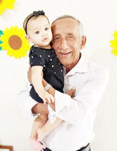 GUMERCINDO
Dia 14 de setembro, comemora aniversário, Gumercindo da Silva. Ele recebe os parabéns da esposa, Cecília Sebastião da Silva, dos filhos Valéria, Andréia e Alexandre, dos genros Anderson e João Paulo, da nora Aline, dos netos Rafael, Isadora, Lucas, Vitória, Júlia e Thiago, da bisneta Maria Cecília Mazeti Ferrato, dos familiares e amigos