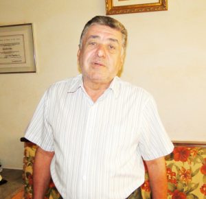 ARIOVALDO
Dia 17 de agosto, comemora 76 anos, o ex-vice-prefeito e farmacêutico aposentado Ariovaldo Vieira de Matos, casado com a professora Maria Aparecida Galindo de Matos (“Cida”). Ele recebe os parabéns da esposa, dos filhos André Luís Galindo de Matos; Ana Maira Galindo de Matos Yamada, casada com o médico Dr. Adriano Yamada e Ana Luísa Galindo de Matos Granato, casada com o médico Dr. Rubens Granato, dos netos João Victor, Maria Luísa, Ana Sophia, Tarcísio José, Ana Beatriz e João Guilherme, dos familiares e amigos