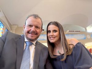 MARIA LAURA
Dia 25 de setembro, comemorou aniversário, a professora Maria Laura Scotte Barbosa. Ela recebe os parabéns do esposo, o Diretor Executivo da Fundação Educacional de Ituverava e advogado Dr. José Eduardo Mirandola Barbosa, dos filhos, Jorge Eduardo Scotte Barbosa e Ana Júlia Scotte Barbosa, dos familiares e amigos
