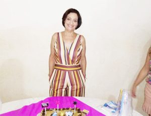 VÂNIA
Dia 2 de outubro, comemora aniversário, Vânia Aparecida de Souza. Ela recebe os parabéns dos filhos Emmanuel Isaías Souza Silva e Líria Maria Souza Silva, dos familiares e amigos