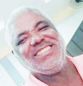 João Pereira dos Santos (“Luizão”)<br> 
Faleceu aos 63 anos, dia 6 de dezembro, o aposentado João Pereira dos Santos (“Luizão”). São seus filhos Luiz Carlos Aparecido Viana dos Santos, Rosiene Viana dos Santos, Daniele Cristina Viana dos Santos, Divino Rogério Viana dos Santos e Laura Germano e netos Paulo Henrique, Gabriely Cristine, Caleb, Daniel, Sara Viana, João Rodrigo, Lizandra, Bárbara, Sara, Filipe, Thiago, Victor Hugo e Letícia. Filho de Francisco Geraldo dos Santos e Maria das Mercedes, são seus irmãos Maria do Carmo, Armando, Vera e Ieda.