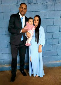 LEONARDO E BEATRIZ
Dia 20 de agosto, comemoram 2 anos de casados, Bodas de Algodão, Leonardo Rodrigo dos Santos Ribeiro e Beatriz Aparecida Gomes da Silva Ribeiro e tem filha Manuela Silva Ribeiro. Eles recebem os parabéns dos pais Valdeci Firmino da Silva e Célia Rodrigues Gomes da Silva, e Aldo Rodrigues Ribeiro e Rosemeire Aparecida dos Santos Ribeiro, dos amigos e familiares
