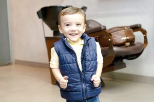 ENRICO JACOB
Dia 5 de abril, comemorou 3 aninhos, Enrico Jacob Alves Machado, filho de Vanessa Jacob Ferreira Salvino Alves e Carlos Evandro Barbosa Machado. Ele recebe os parabéns dos pais, dos avós, Antônio Carlos Salvino Alves e Valdete Jacob Ferreira Salvino Alves, José Carlos Machado e Maria Aparecida Barbosa Machado, dos padrinhos, Rodrigo e Isabella, Alessandra e Jeander, dos tios, dos primos, dos familiares e amigos
