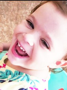 MARIANA
Dia 16 de abril, comemora aniversário, Mariana Galdiano Garcia. Ela é filha do advogado Dr. Alcides Barbosa Garcia e Tatiane Batista Galdiano Garcia e são seus avós Nilson Henrique Galdiano e Marilene Batista Galdiano, e Dr. Alcides Mesquita Garcia Júnior (in memoriam) e Dra. Elizabeth Maria Brites Barbosa Garcia. Mariana recebe os parabéns dos pais, dos avós, dos tios Juninho e Lidiane, Thyago e Rafaela, Fernanda e Gustavo, Fabiana e Thiago, dos primos Augusto, Luísa, Manuela e Anna Clara, dos familiares e amigos