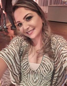 Gleice Mônica 
Mathias de Sousa
Faleceu dia 17 de maio, aos 41 anos, Gleice Mônica Mathias de Sousa, casada com Thiago da Silva Gomes. São seus filhos Pedro Lucas Mathias Gomes e Davi Mathias Gomes. Ela é filha de Valdemar Inácio de Sousa Júnior e Silvana Regina Mathias Pereira (in memoriam) e tem a irmã Juliana Mathias de Sousa