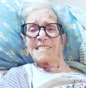 
Maria Zélia
Ferreira
Faleceu dia 5 de junho, aos 88 anos, Maria Zélia Ferreira. São seus filhos Henrique César Ferreira Dias, casado com Antônia Sousa Dias e Aparecida Ferreira Dias, casada com Gilton Gomes de Sá, netos Ellen Sousa Dias, Francine Sousa Dias, Ana Carolina Dias de Sá, Vagner Henrique Dias de Sá e Natalia Cristina Araújo da Silva de Sá e bisneto Guilherme Resende da Silva Neto. Filha de José Inácio Ferreira (“Zé Pedreiro”) e Maria Aparecida Vieira (ambos falecidos), são seus irmãos José Luiz Ferreira (in memoriam), Aparecida Otávia Ferreira e Maria Helena Ferreira Pereira