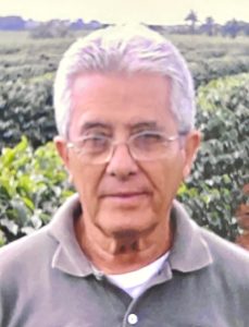 Aryosano
Rezende da Silva
(“Mineirinho”)
Faleceu dia 7 de julho aos 90 anos, Aryosano Rezende da Silva. (Mineiro que trabalhou no Banco Real), casado com Ana Lúcia Barbosa Rezende da Silva. São seus filhos Ana Beatriz Barbosa Rezende da Silva Pupo, casada com Jodir de Almeida Pupo e Ana Cristina Barbosa Rezende da Silva Collani, casada com Giovani Donato Collani, netos Ana Lívia Rezende Pupo, Gabriela Rezende Pupo, Ana Luiza Rezende Collani e João Pedro Rezende Collani. Ele é filho de Nicomedes Alves da Silva e Alice Rezende da Silva.

