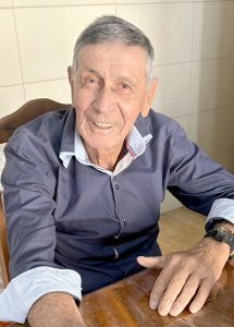 Artidório
Vieira Barbosa
(“Tidorinho”)
Faleceu dia 8 de setembro, aos 85 anos, Artidório Vieira Barbosa (“Tidorinho”), casado com Antônia Aparecida (in memoriam). São seus filhos Regina Aparecida de Almeida Barbosa, casada com Paulo Sérgio Martins; Sílvio César de Almeida Barbosa, casado com Maria Vitória e Regiane Cristina de Almeida Barbosa, casada com Paulo Rogério, netos Talita Gabriele, João Paulo Barbosa, Werick Alves, Ana Júlia Barbosa e Arthur Henrique. Ele é filho de João Vieira Barbosa e Laudelina Maria Alves (ambos falecidos).
