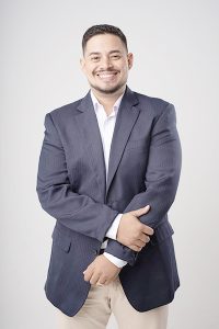 EVERALDO JÚNIOR 
Dia 29 de outubro, comemora aniversário, Everaldo Rodrigues Pugas Júnior. Ele recebe os parabéns da esposa Stella Ramos e da filha Helena, dos pais Everaldo Rodrigues Pugas e Ednéia Cristina Ribeiro Pugas, dos familiares e amigos
