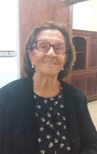 Nair
Comemora 93 anos, dia 25 de agosto, Nair Lopes Martins, viúva de Wilton Martins (“Nequinha”). Ela recebe os parabéns da filha Maria Ernestina Martins Alves Cassiano, casada com José Luiz Alves Cassiano; do genro Hélio Alves Ferreira, viúvo de Siri Edna Martins Alves Ferreira, da nora Maria Alice Abrahão de Oliveira Martins, viúva de Adelino de Jesus Martins, dos netos Aline, casada com Rodolfo; Ana Cristina, casada com Daniel; Helinho, casado  com Carla; Alice, casada com Marô, Daniela, casada com Rafael e Gabriela, e dos bisnetos Luiz, Luiz Felipe, Pedro e José