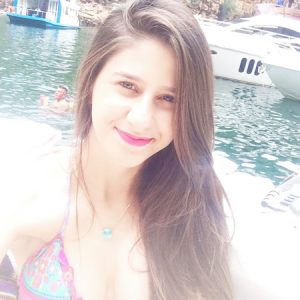 Giovanna 
Comemorou aniversário, dia 26 de janeiro, Giovanna Hochleitner Lourenço. Ela recebe os parabéns dos pais José Antônio Lourenço e Helena Hochleitner Lourenço, dos irmãos Gabriela e Gustavo, dos familiares e amigos