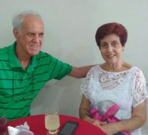 EURÍPEDES (“PINHO”)  
Comemora aniversário, dia 27 de janeiro, o funcionário público aposentado, Eurípedes Ferreira da Silva (“Pinho”). Ele recebe os parabéns da esposa, Valda Ignácio da Silva, dos filhos Guilherme Ignácio da Silva, casado com Érica e Flávia Ignácio da Silva, casada com Virgílio, dos netos Pedro e Isabel, familiares e amigos