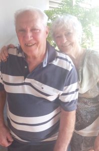  PAULO 
 Dia 22 de fevereiro, comemora aniversário, Paulo Rodrigues dos Santos. Ele é casado com Cléa Aparecida Ferreira dos Santos, e são seus filhos Paulo de Tarso Ferreira dos Santos (in memoriam); Cleomara Ferreira dos Santos, casada com Célio Witter Rezieri; Mauro Sérgio Ferreira dos Santos, casado com Clycie Athayde Martins Silva Santos e Cássia Regina Ferreira dos Santos. Ele recebe os parabéns da esposa, dos filhos, genros, noras, e dos netos Caio Eduardo Rizieri, Camilo Ferreira Rezieri, Júlia Athayde Martins Ferreira, Luísa Athayde Martins Ferreira e Giovani Ferreira dos Santos, dos familiares e amigos
