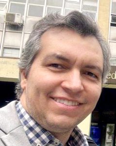 WILKER BEICKER 
Dia 21 de fevereiro, comemora aniversário, Wilker Beicker. Ele recebe os parabéns da esposa, Viviane Sandoval Beicker, dos filhos Enzo Beicker e Rafael Beicker, dos pais, Edson Beicker e Clara Beicker, dos familiares e amigos
