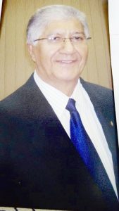 DÉCIO AGOSTINHO GONZALEZ 
Dia 23 de fevereiro, comemora 87 anos, o Delegado de Polícia aposentado e ex-presidente da Orquestra Sinfônica de Ribeirão Preto, Dr. Décio Agostinho Gonzalez, casado com Sônia Maria Siufie e tem a filha Sara Barbarote Gonzalez. Ele é filho de Florentino Gonzalez e Benedicta Silva Gonzalez e são suas irmãs Dalva Aparecida Gonzalez Godói, Vitória da Conceição Gonzalez Sarmento e Elza Gonzalez Franco. Dr. Décio é ituveravense radicado em Ribeirão Preto, mas está sempre atento às questões da sua terra natal
