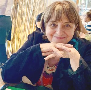 MARIA ALICE 
Dia 26 de março, comemora aniversário, Maria Alice Ferreira da Silva. Ela recebe os parabéns do esposo, Claudemir da Silva, dos filhos Rodrigo Ferreira Silva e Ana Paula Ferreira Silva Barbosa, das netas Maria Eduarda Ferreira Silva Barbosa e Rafaela Ferreira Silva Barbosa, dos familiares e amigos
