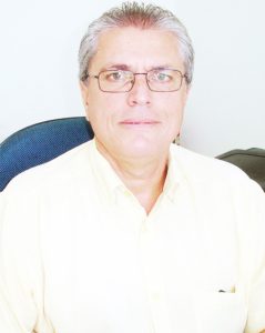 CLAUDEMIR
Dia 11 de outubro, comemora aniversário, Claudemir da Silva. Ele recebe os parabéns da esposa Maria Alice Ferreira da Silva, dos filhos Rodrigo e Ana Paula, das netas Maria Eduarda e Rafaela, dos familiares e amigos