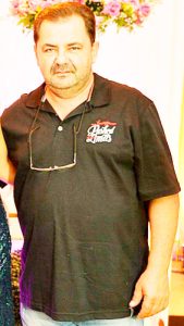 Adilson
Dia 15 de outubro, comemora aniversário Adilson Foroni dos Santos, casado com Selma Helena P. Tolentino Foroni. Ele recebe os parabéns da esposa, dos filhos Rafael Foroni e Bruno Foroni, dos familiares e amigos